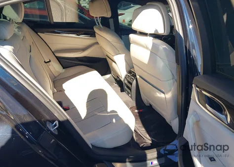 2018 BMW 530I xDrive z USA, uszkodzony, nr VIN WBAJA7C57JG908128